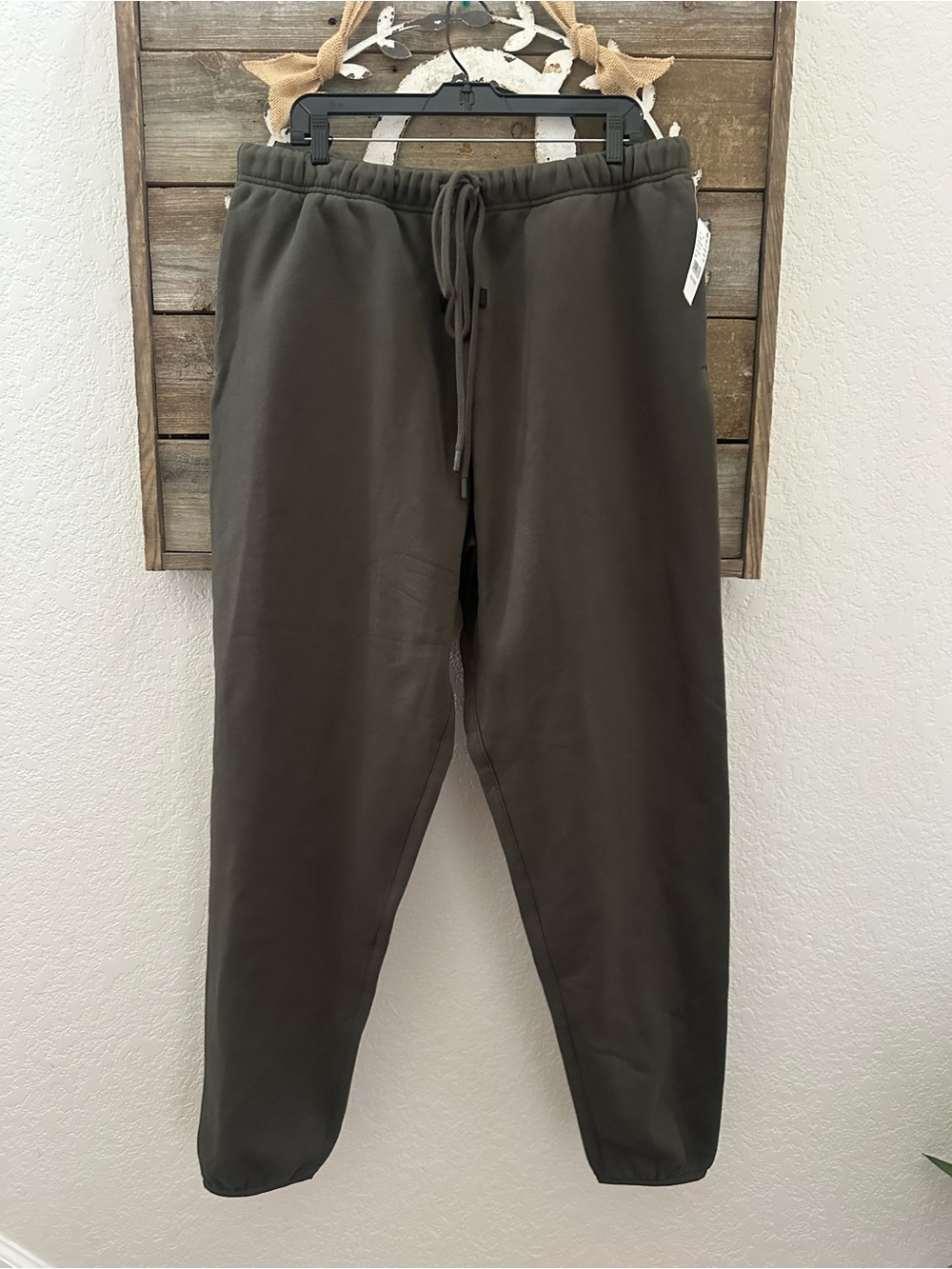 Fear of God Men's Casual Drawstring Jogger SweatPants - Olive size XL NWT‎